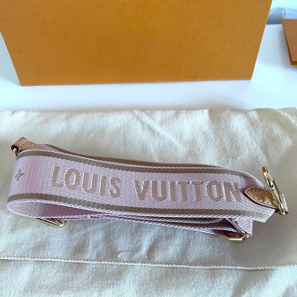 Authentic Louis Vuitton pink Pochette - Picture 11 of 17